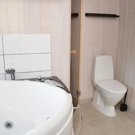 Three-bedroom Holiday In Romo Casa vacanze *