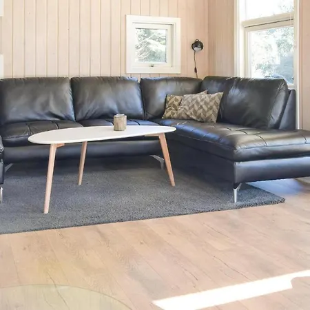 Three-bedroom Holiday In Romo Molby